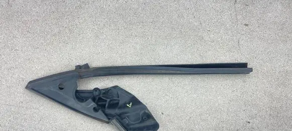 BMW M6 Front door glass trim molding 7217492 51337217492