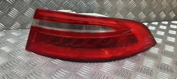 Jaguar XE Rear/tail lights 
