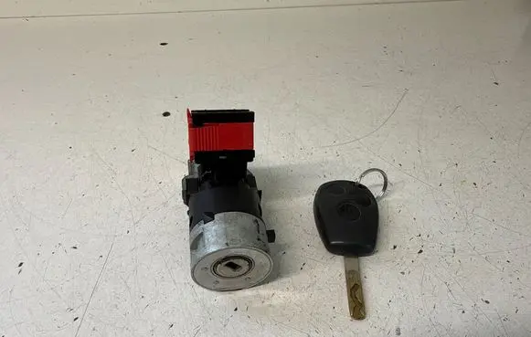Renault Master III Ignition lock 487002147R