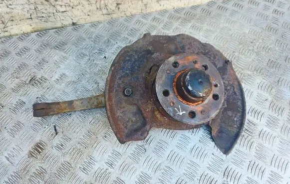 Mercedes-Benz CL C140 Front wheel hub 