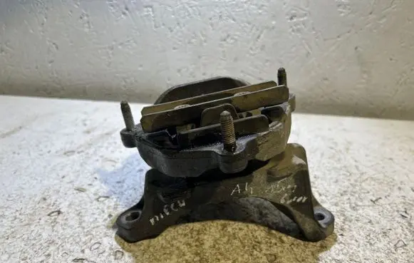 Audi A4 S4 B9 Engine mount bracket