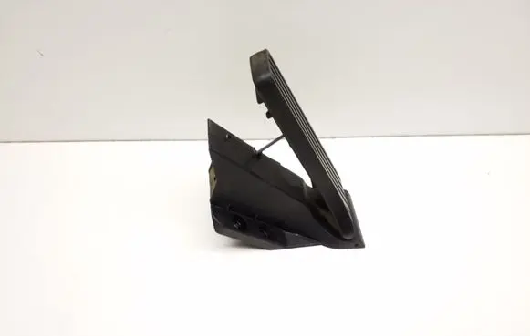 Mercedes-Benz E W212 Accelerator throttle pedal A2043000004