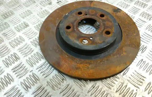 Toyota Avensis T270 Rear brake disc
