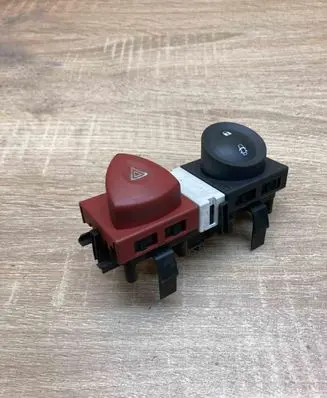 Renault Megane II Hazard light switch 8200095493 88040001 WITHPLUG