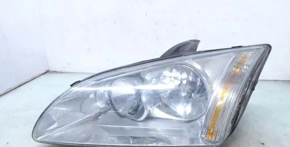 Ford Focus Headlight/headlamp 4M5113W030AD 4M5113K060BA