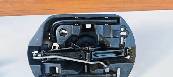 Renault Megane IV Tool set 997504622R