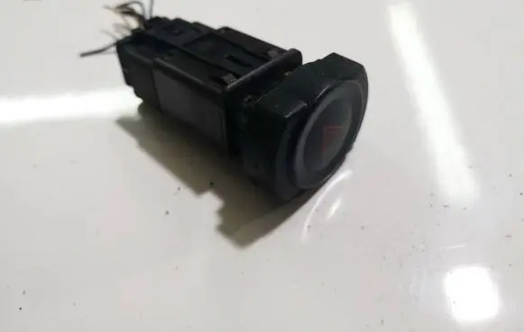 Dacia Sandero Hazard light switch 