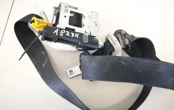 Opel Astra H Front seatbelt p0zv691x9af