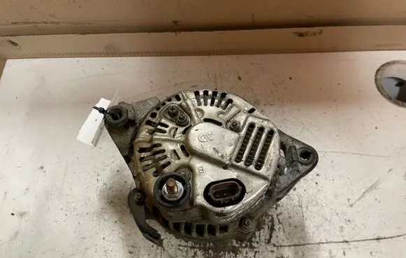 KIA Sorento Generator/alternator 373004A300 021319212