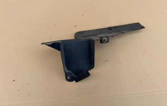 Ford Kuga I Intercooler air guide/duct channel 8V418311A