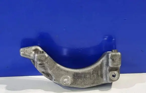 Volvo XC90 Generator/alternator bracket 31401869