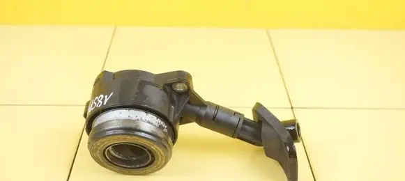 Ford Mondeo MK IV Clutch slave cylinder 18SP11