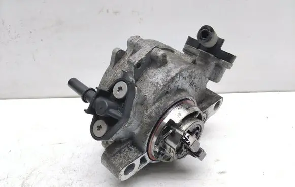 Volvo V40 Vacuum pump 9804021880