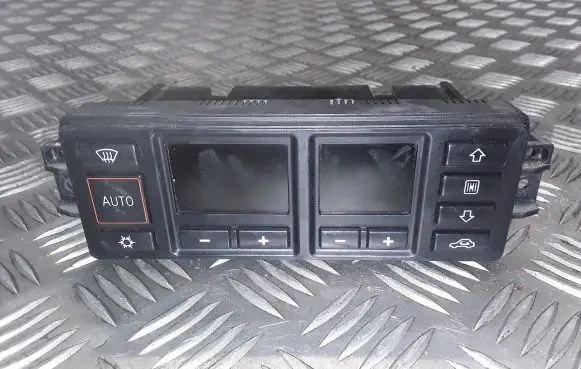 Audi A3 S3 8L Climate control unit 8l0820043d