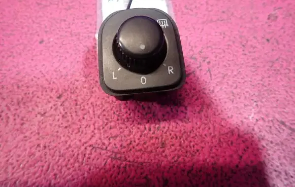 Volkswagen Tiguan Wing mirror switch 1K0959565K