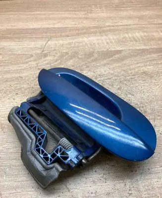 BMW 5 E60 E61 Rear door exterior handle 15321780 TOPASBLAU RIGHTSIDE