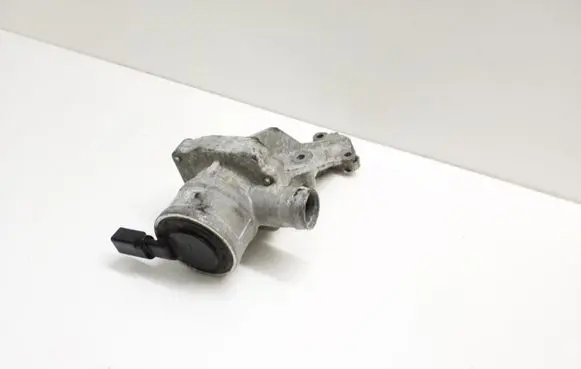 Volkswagen Jetta VI EGR valve 1392003050 07K131351C