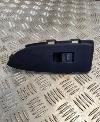 Toyota Prius (XW30) Electric window control switch 7423247080