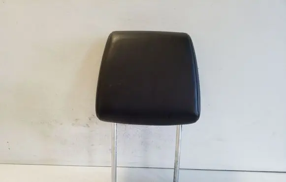 Suzuki Grand Vitara II Front seat headrest 