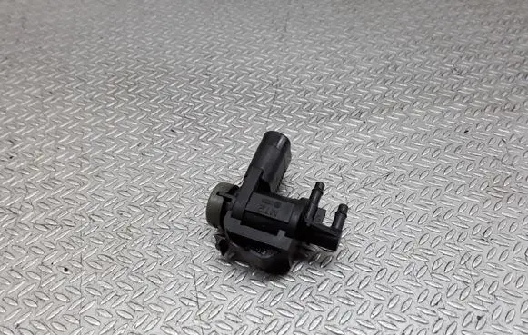 Audi A8 S8 D3 4E Turbo solenoid valve 1J0906283C