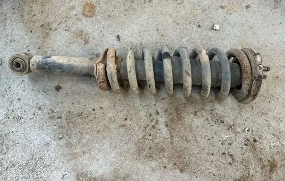 Isuzu D-Max Front shock absorber/damper