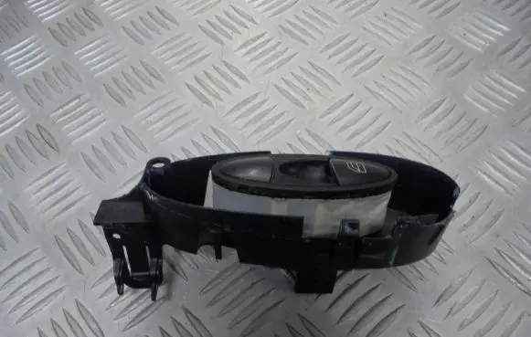 Mercedes-Benz E W211 Electric window control switch