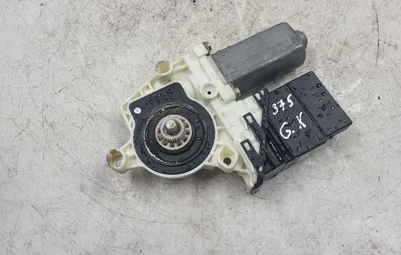 Volkswagen Bora Rear door window regulator motor 1J4959811C