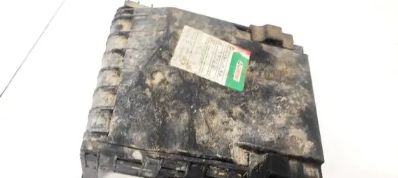 Volkswagen Touran I Battery box tray 1K0937132F