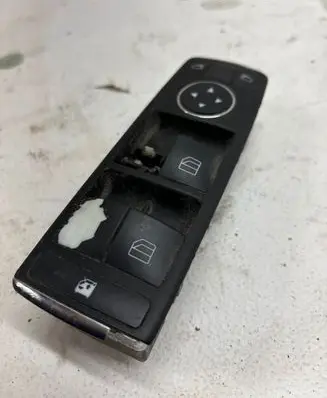 Mercedes-Benz C W204 Electric window control switch A2048703458 03139411 90112080650897