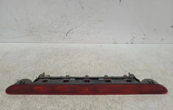 Third/center stoplight