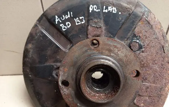 Audi 80 90 B3 Front wheel hub spindle knuckle