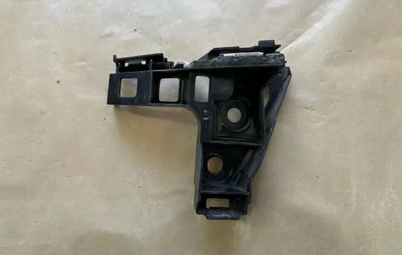Volkswagen Golf VII Bumper support mounting bracket corner 5G6807393