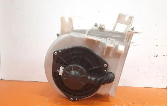 Nissan Pathfinder R50 Heater fan/blower 272001W602