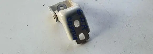 Renault Captur Rear door lower hinge