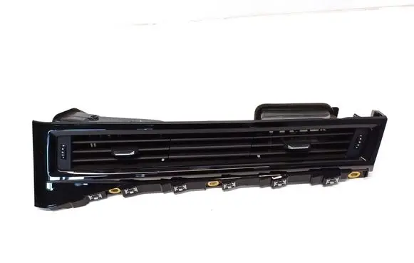 Audi A1 Dash center air vent grill 82B820951C
