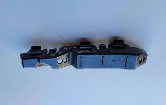 KIA Ceed Front bumper mounting bracket 865181H500