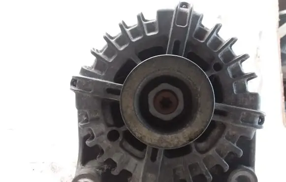 BMW 1 E81 E87 Generator/alternator 7802261