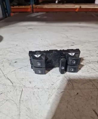 Volkswagen PASSAT B7 Electric window control switch 1K4959857B