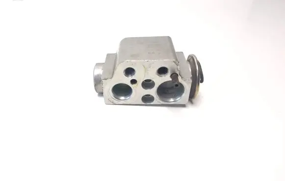 Audi Q7 4L Air conditioning (A/C) expansion valve 7L0820679C
