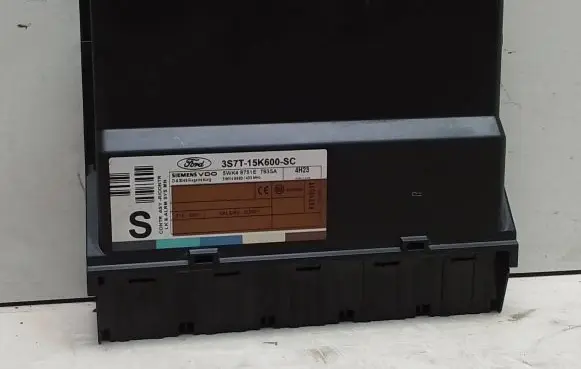 Ford Mondeo Mk III Comfort/convenience module 3S7T15K600SC