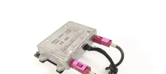 Audi A4 S4 B6 8E 8H Antenna control unit 8E0035456 E1021498