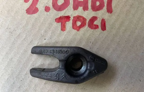 Ford Kuga II Fuel Injector clamp holder 9674341880