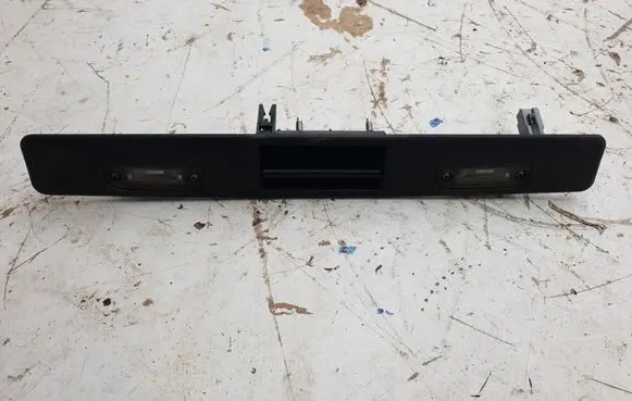 Volvo XC90 Trunk door license plate light bar 30699743 31253018