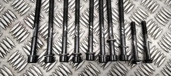 Lexus RX 450H Cylinder head bolts 