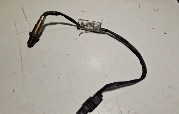 Volkswagen Touran II Lambda probe sensor 03C906262 0281004085