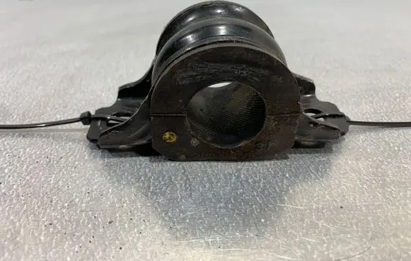 Infiniti Q50 Sway bar bush bracket, front 57613JK50C