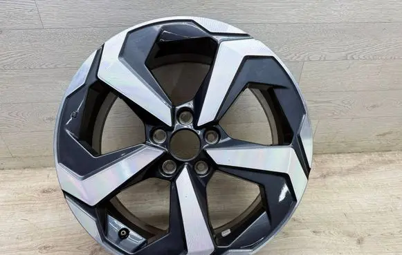 Nissan Qashqai J12 R18 alloy rim 6UA8A