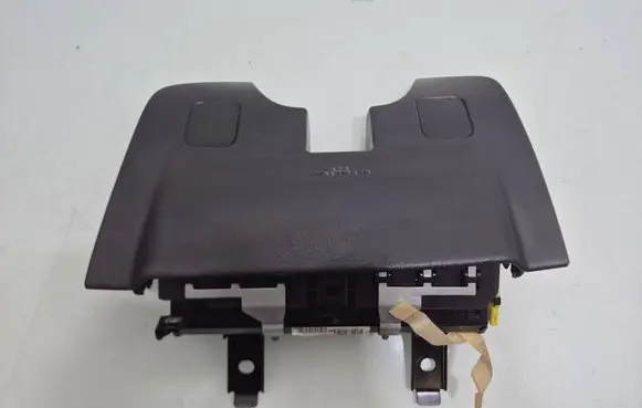 Toyota Avensis T250 Knee airbag 109238205M03