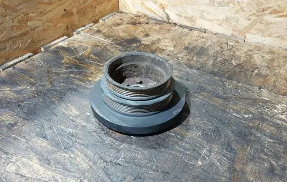 BMW 5 E39 Crankshaft pulley 1432471 11231432471