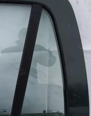 Opel Astra G Rear vent window glass 
